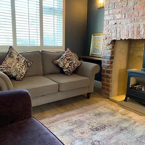  Holiday home Griff Cottage, United Kingdom
